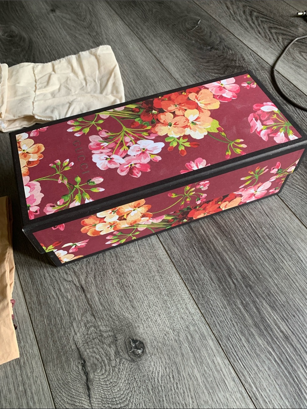 Gucci floral shoe box and dust bags - Picture 2 of 6